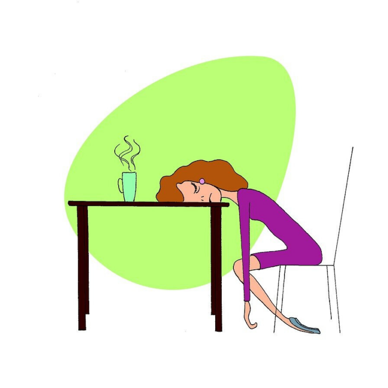 Illustration d'une personne vêtue d'une robe violette affalée sur une table, respirant la fatigue, avec une tasse fumante à côté d'elle sur un fond vert.